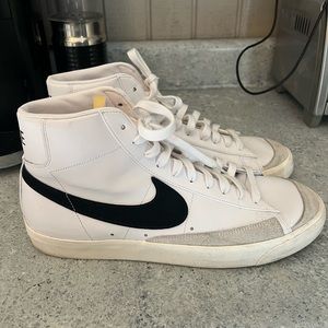 Nike Blazer Mid '77 Shoes